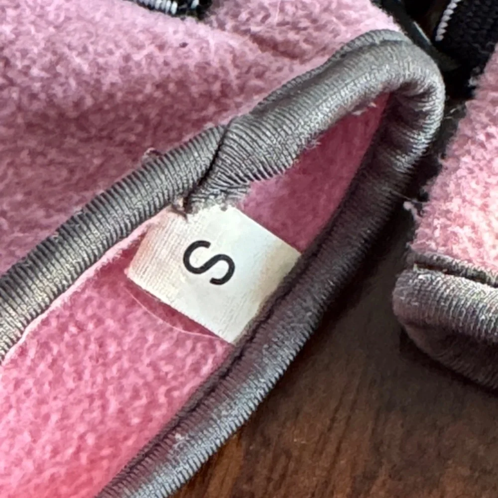 The North Face Women’s Denali Fleece Gloves in Pink and Gray Sz small